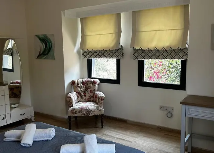 Mulberry, Kyrenia ヴィラ キレニア